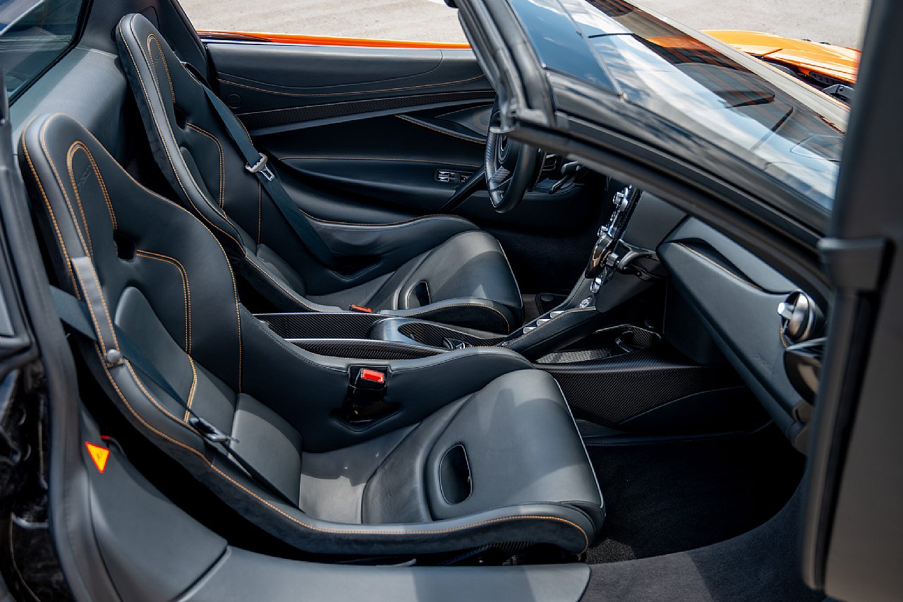 Used 2022 McLaren 765LT photo 28