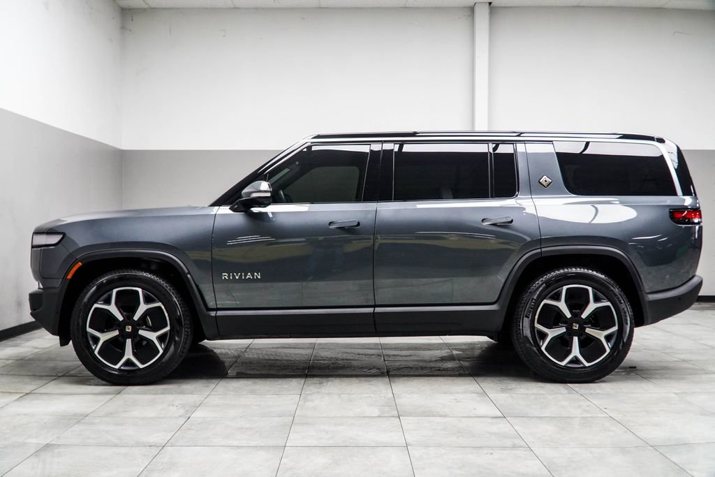 2024 Rivian R1S Adventure