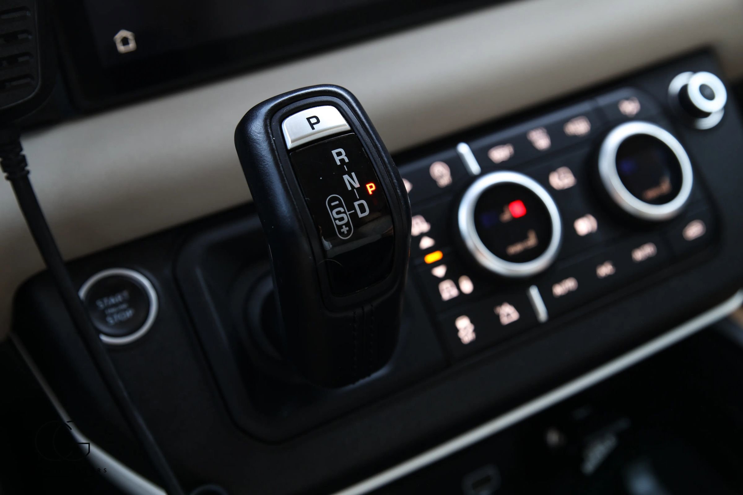 2021 Land Rover Defender 110 SE