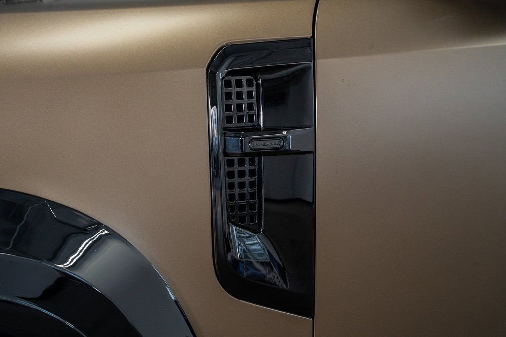 2025 Land Rover Defender 110 X