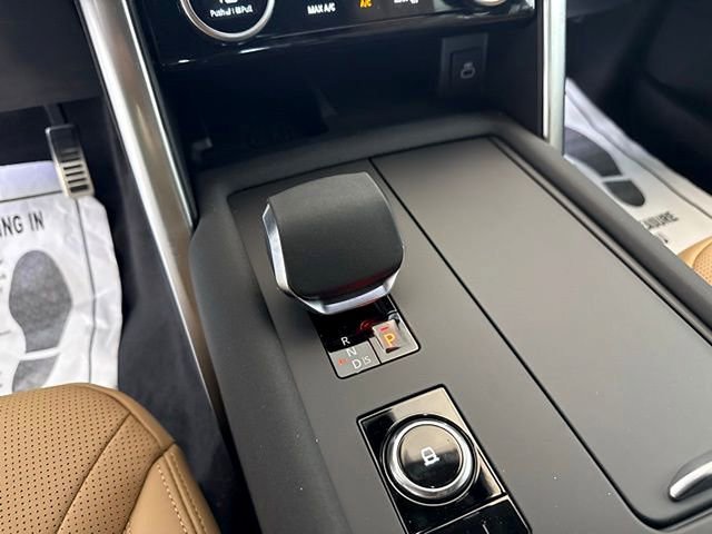 2025 Land Rover Discovery Dynamic SE