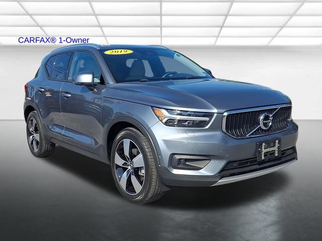 Used 2019 Volvo XC40 T5 Momentum