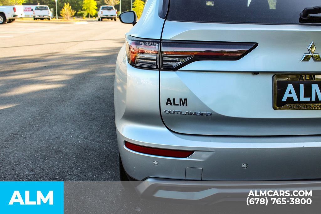 2025 Mitsubishi Outlander SE