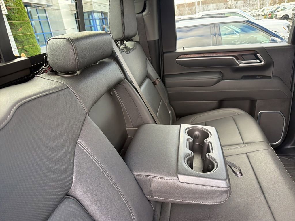 2025 GMC Sierra 2500 SLT