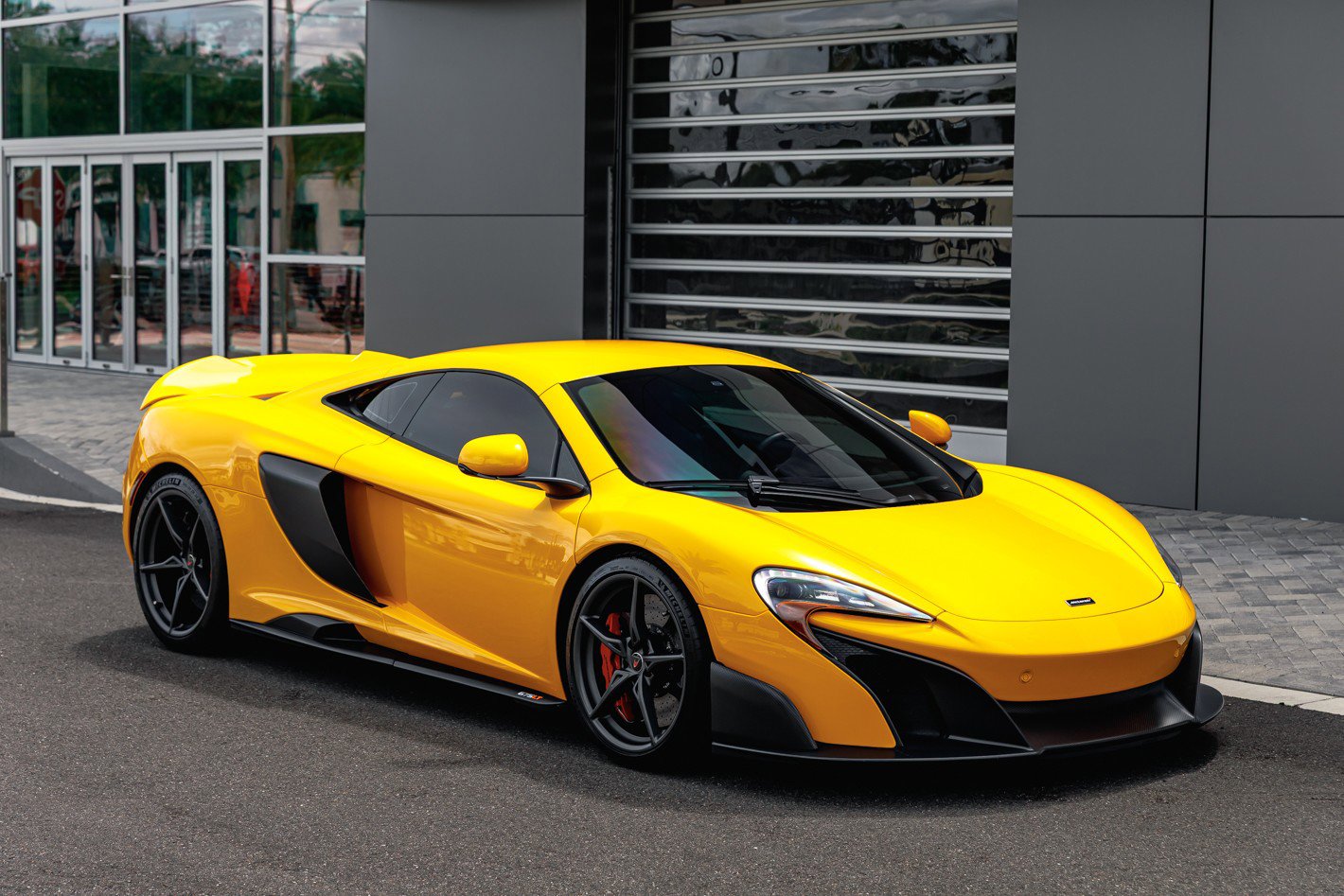 Used 2016 McLaren 675LT Coupe photo 23