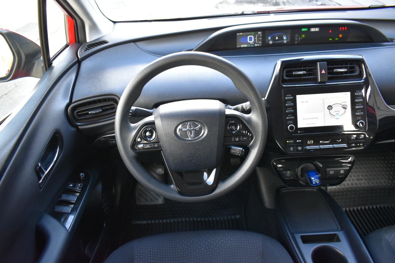 2022 Toyota Prius LE
