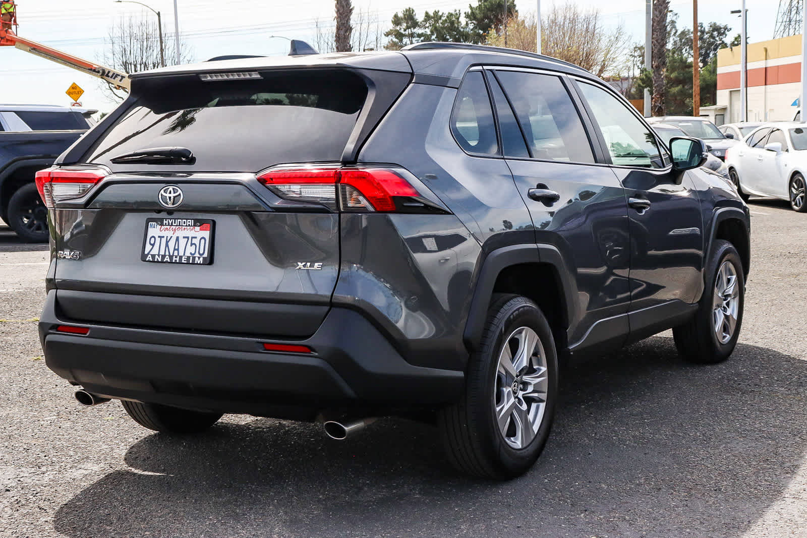 2023 Toyota RAV4 XLE