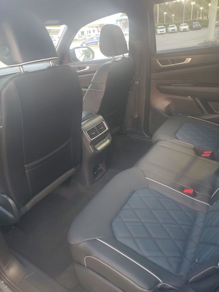 2025 Volkswagen Atlas Cross Sport SEL Premium R-Line