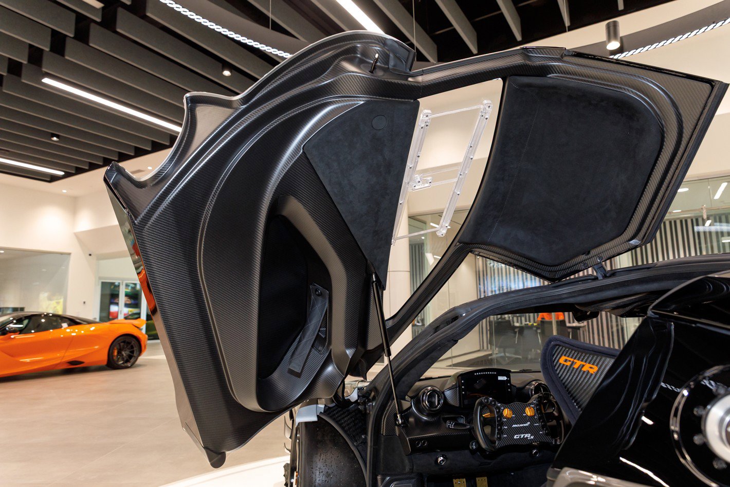 Used 2020 McLaren Senna photo 55