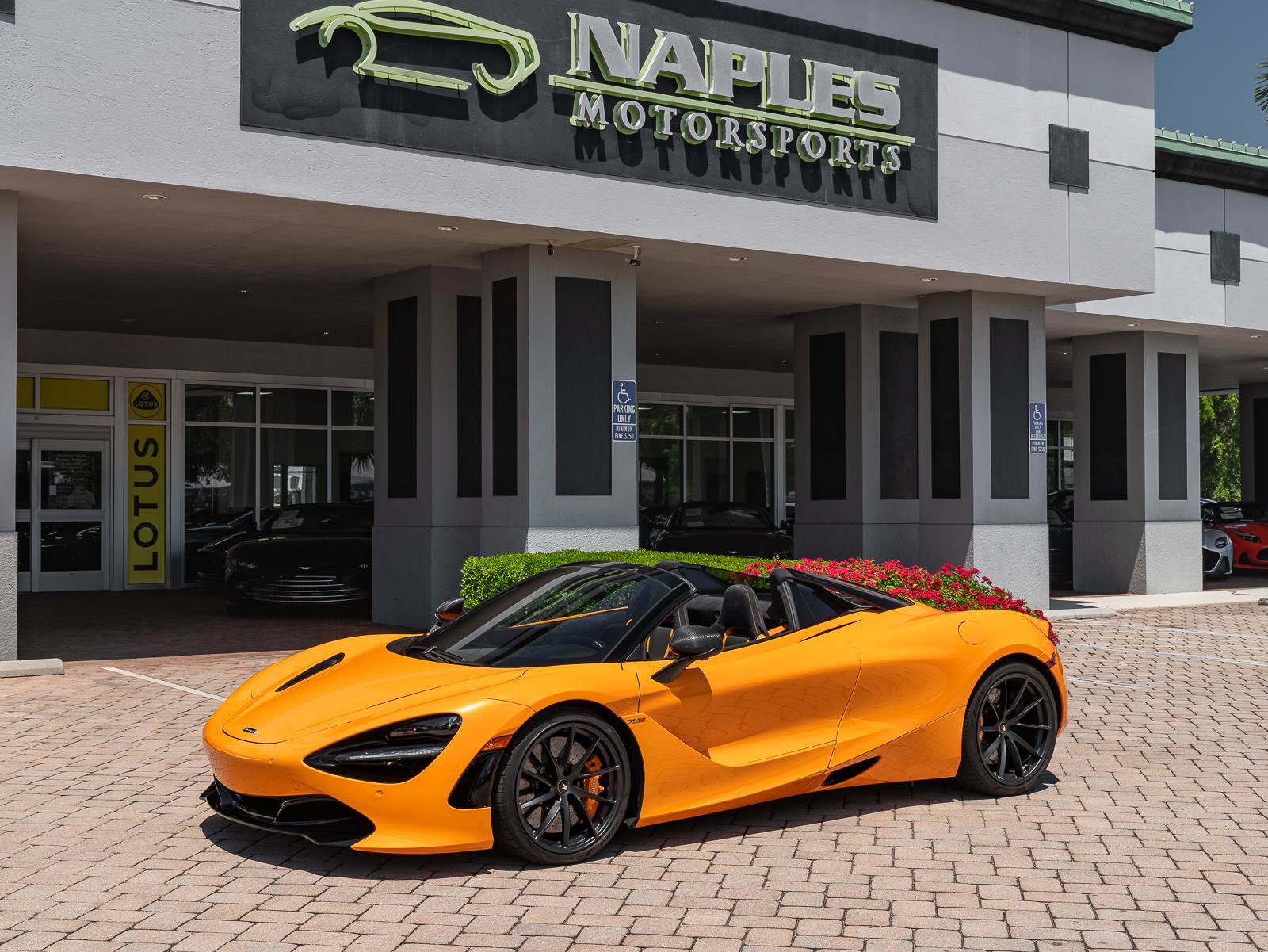 Used 2022 McLaren 720S Performance photo 21