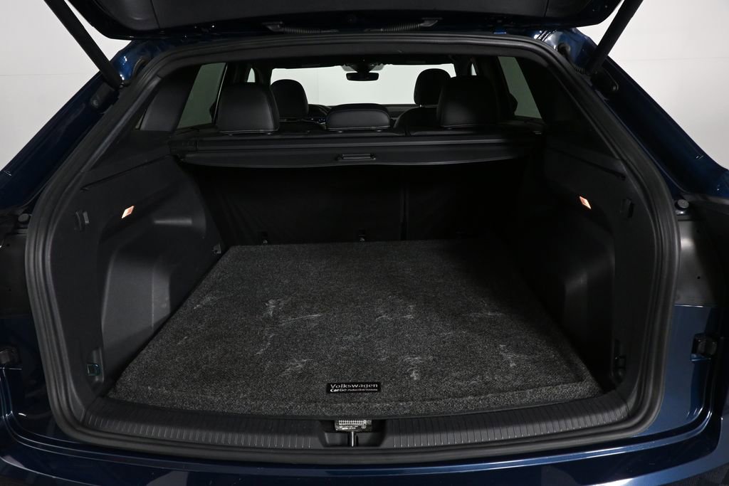 2022 Volkswagen Atlas Cross Sport SEL Premium R-Line