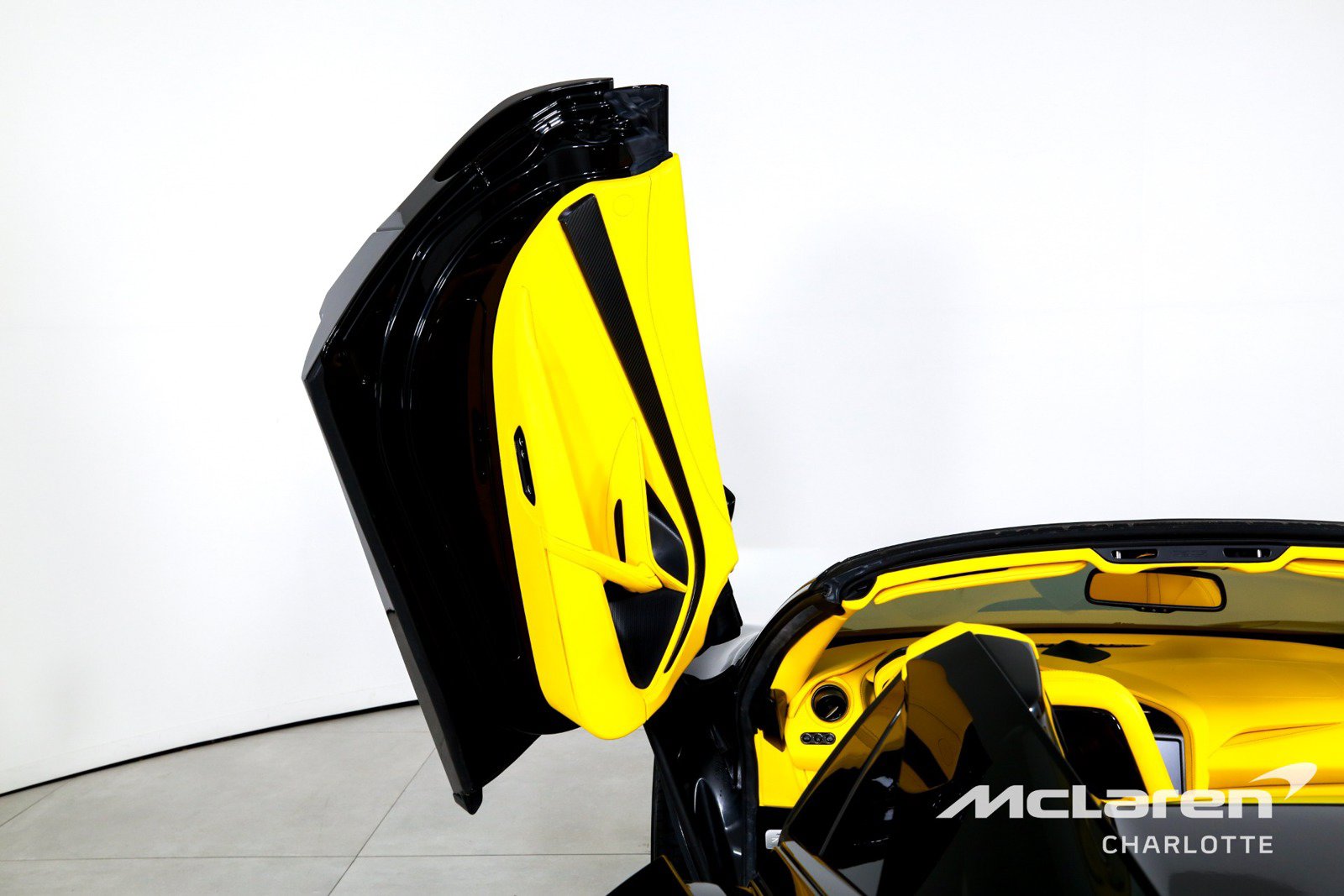 Used 2022 McLaren 720S Spider photo 12