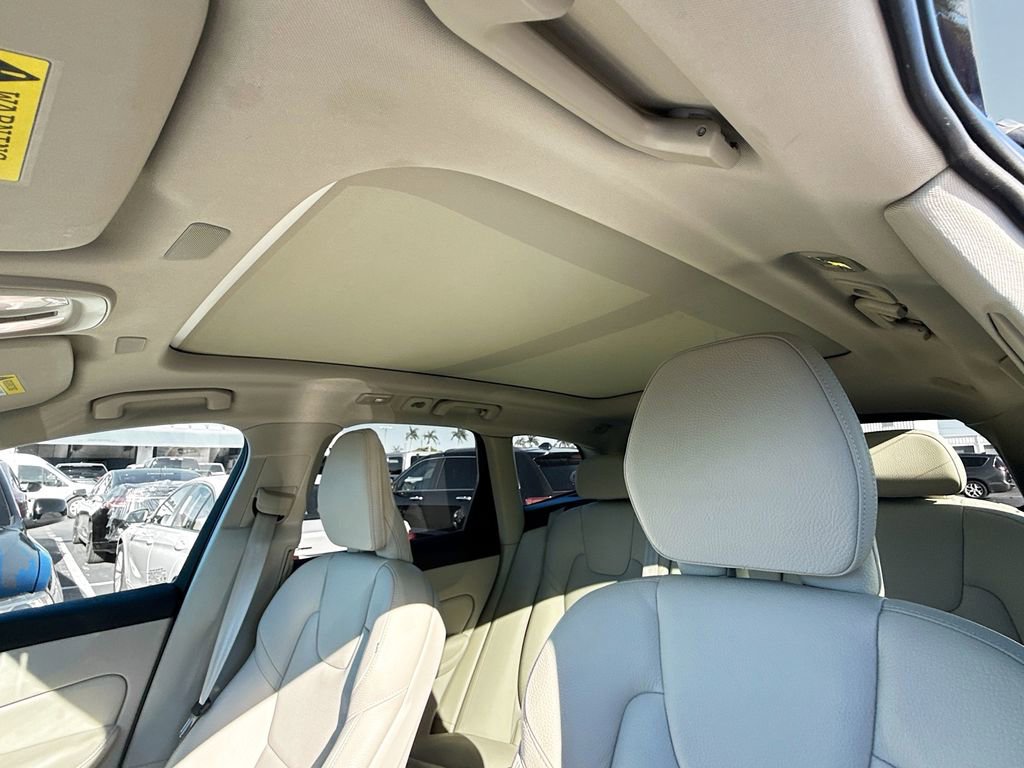 2022 Volvo Xc60 B5 Momentum