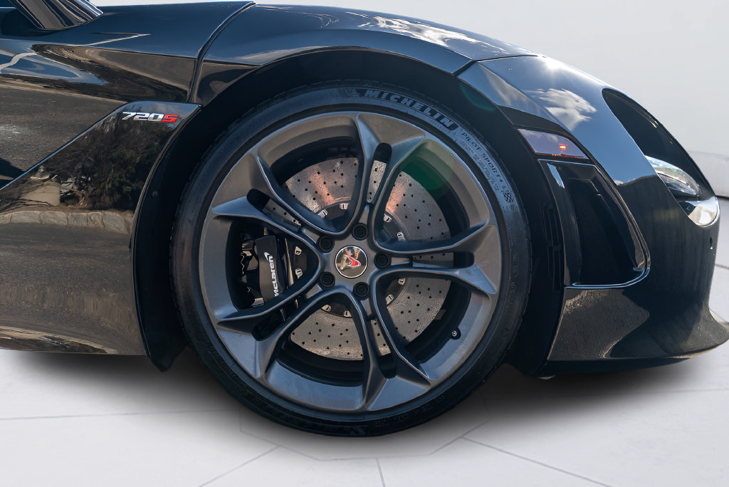 Used 2018 McLaren 720S photo 29