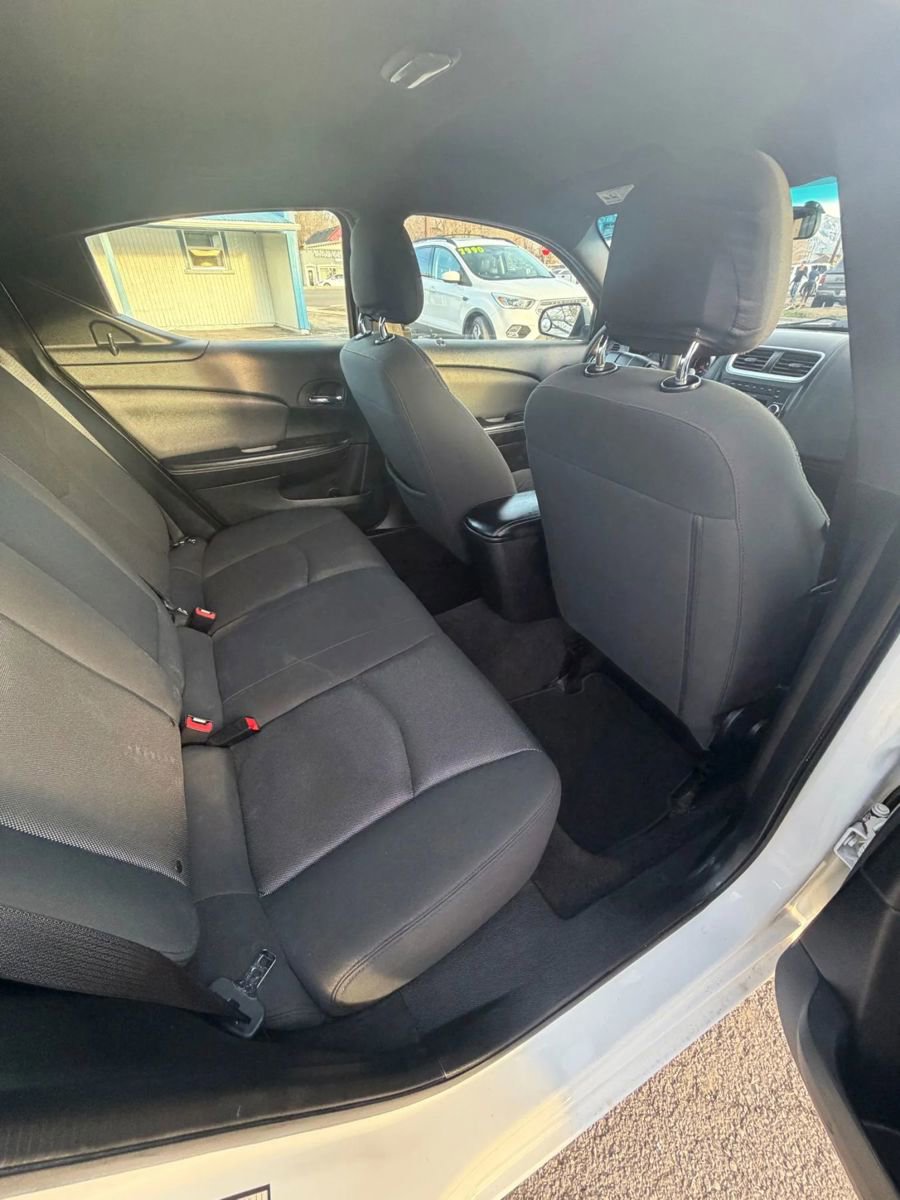 2012 Dodge Avenger SE