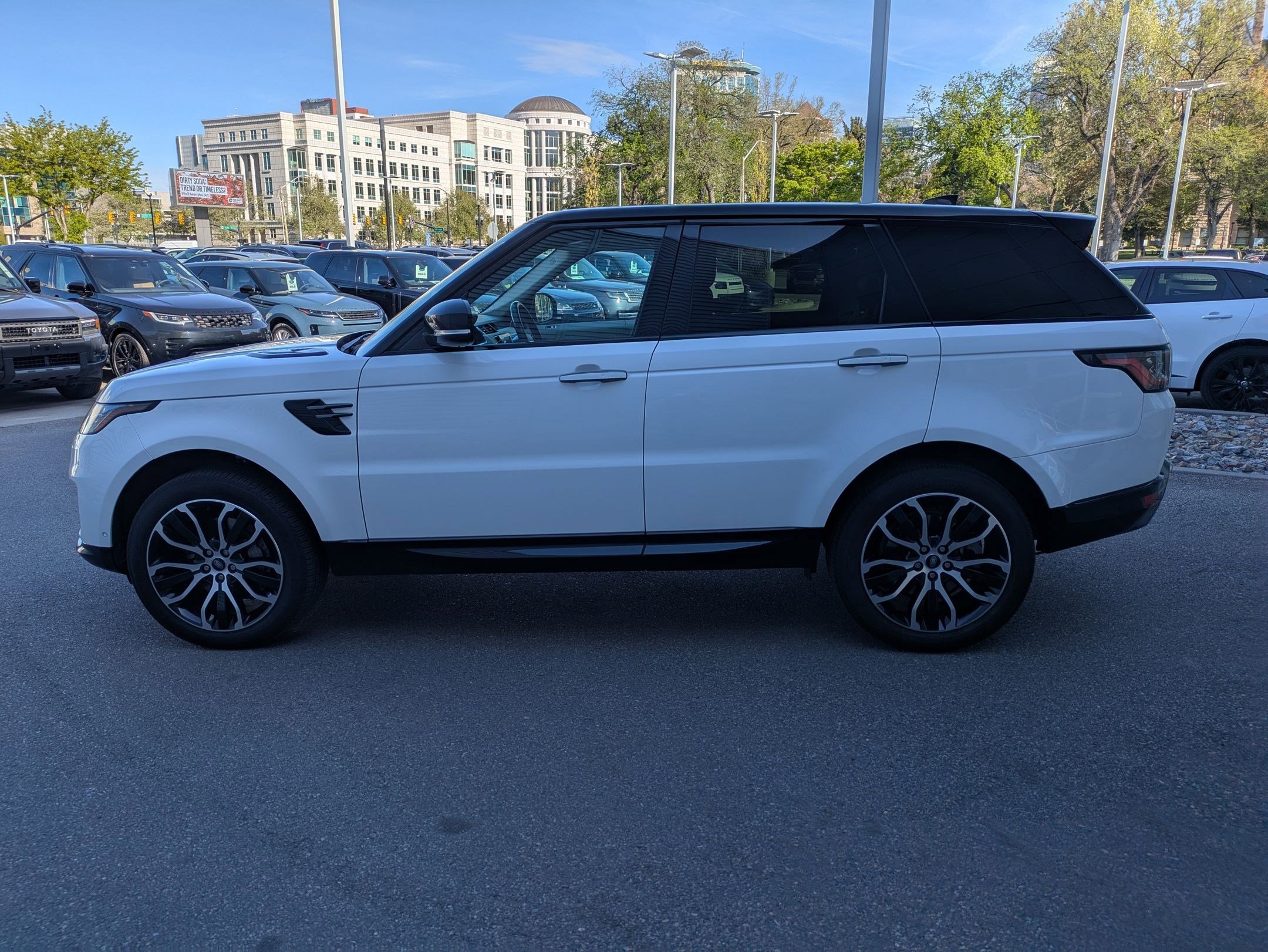 2022 Land Rover Range Rover Sport HSE Silver Edition