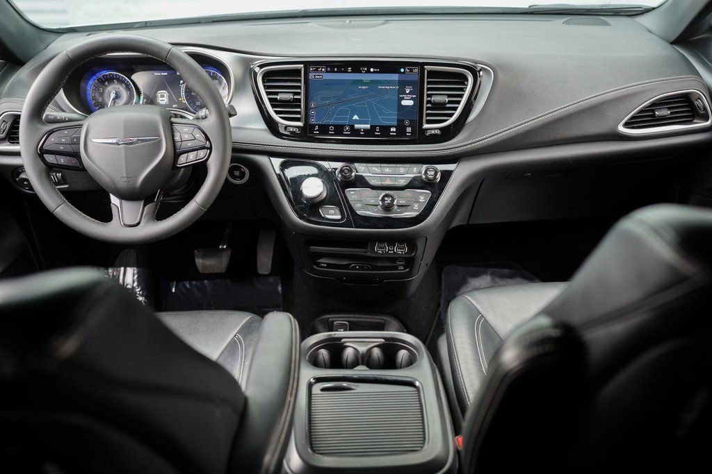 2022 Chrysler Pacifica Touring-L