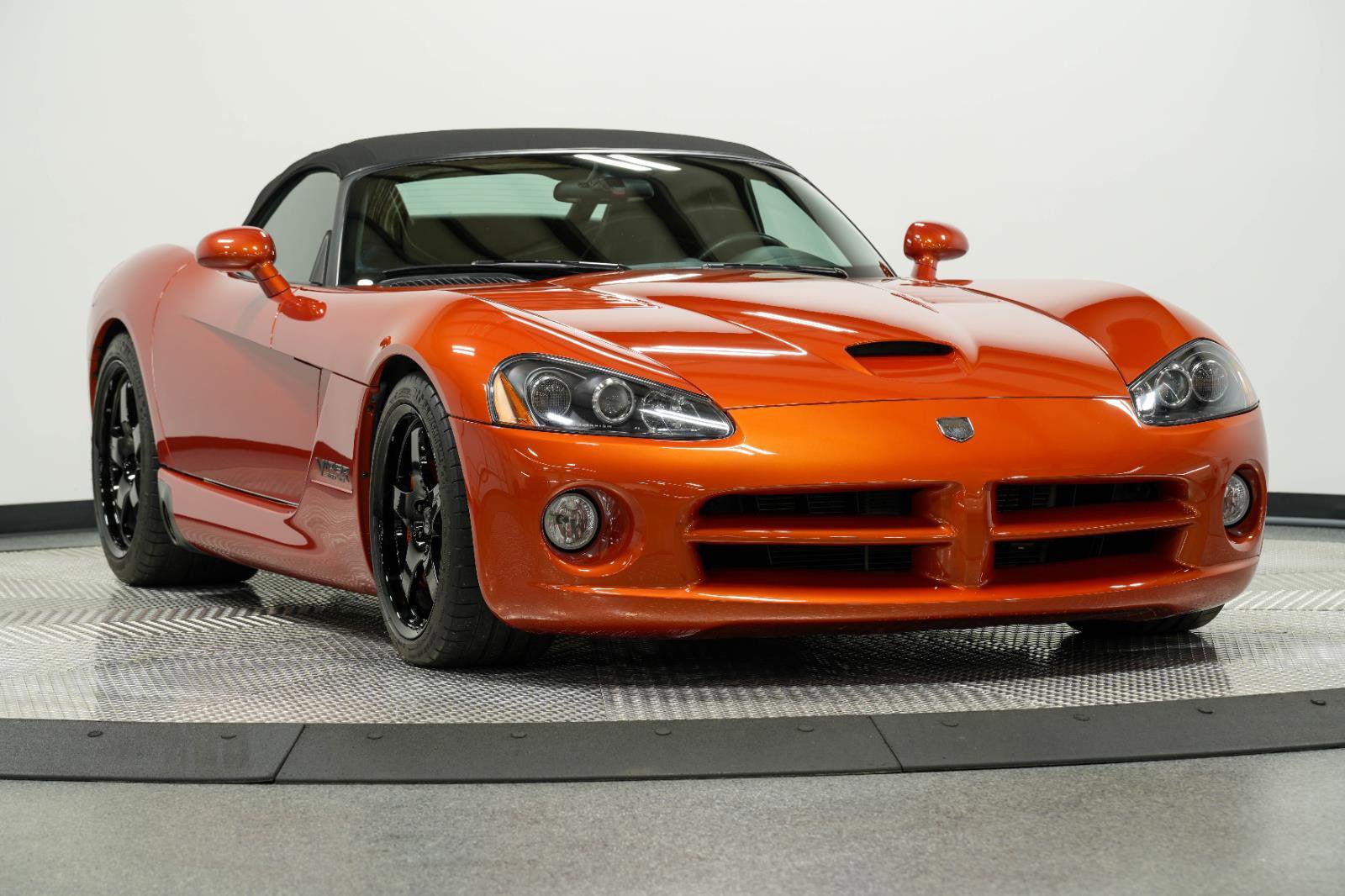 Used 2005 Dodge Viper SRT-10 w/ Copperhead Edition Group