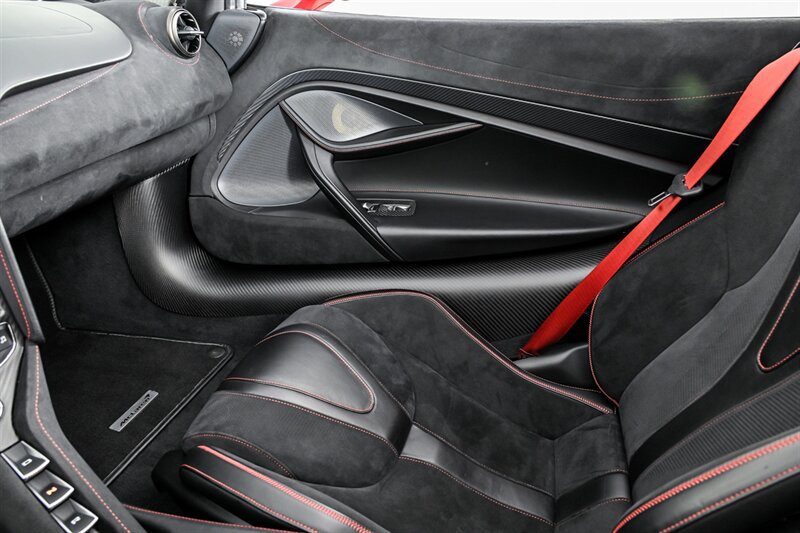 Used 2021 McLaren 720S Performance photo 37