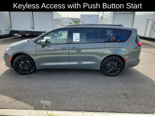 2021 Chrysler Pacifica Touring-L