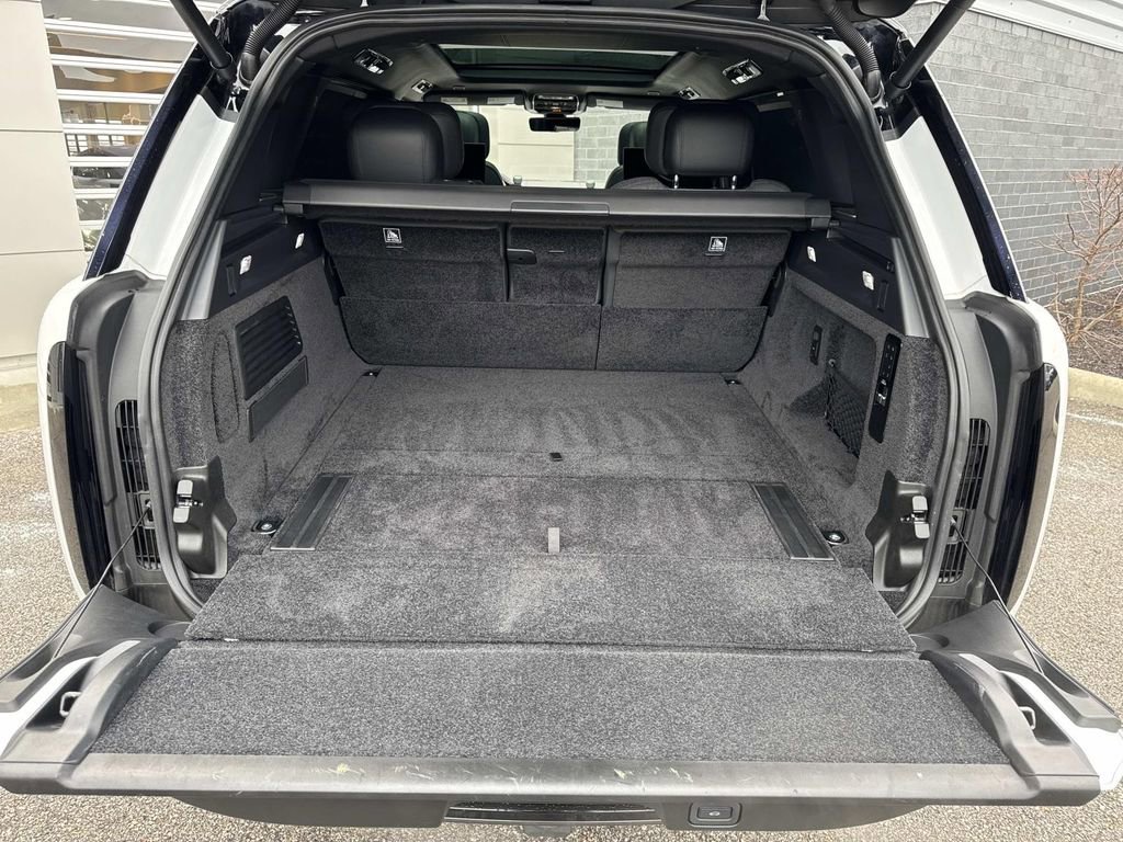 2023 Land Rover Range Rover SV