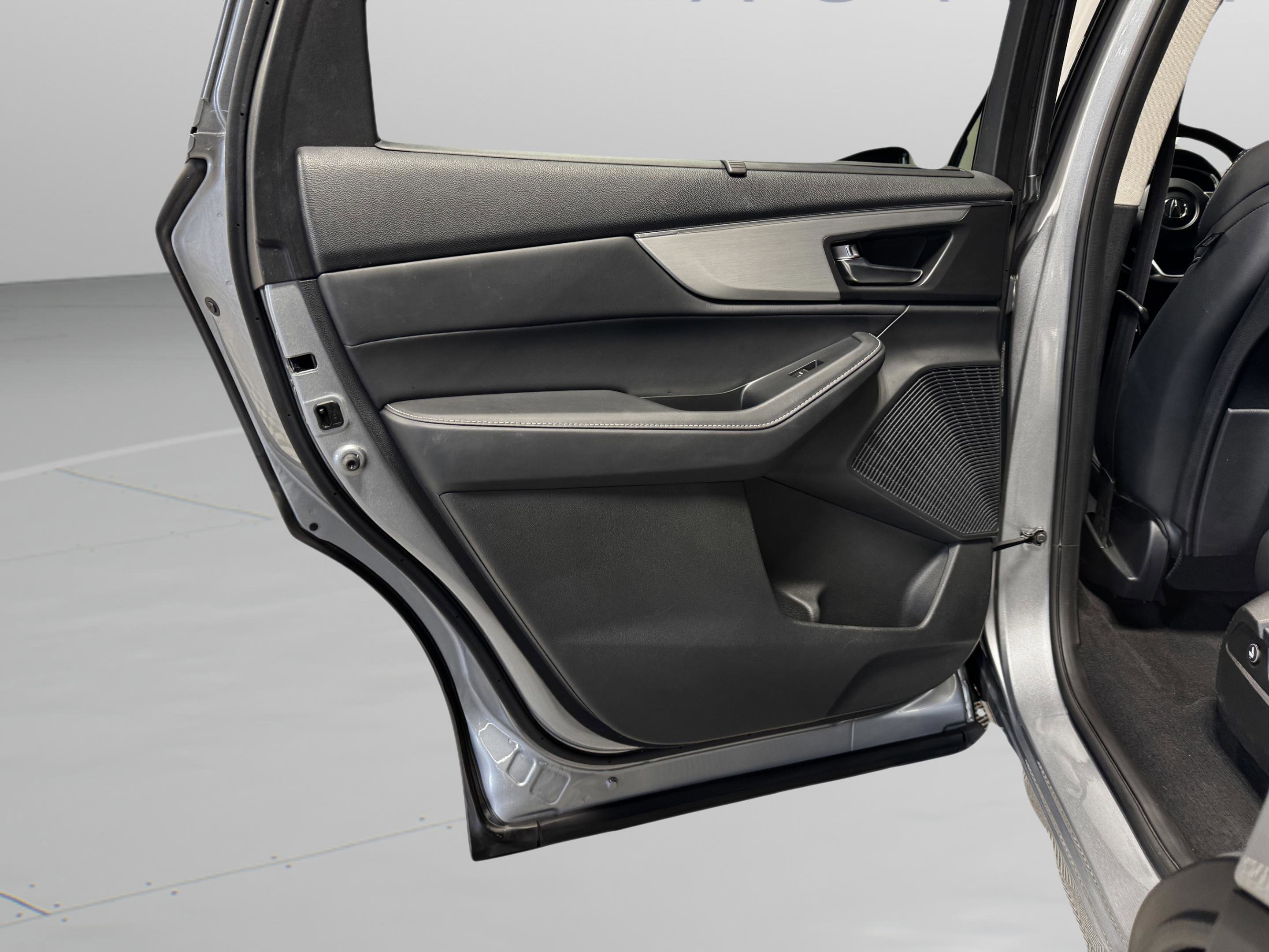 2023 Acura MDX FWD w/ Technology Package