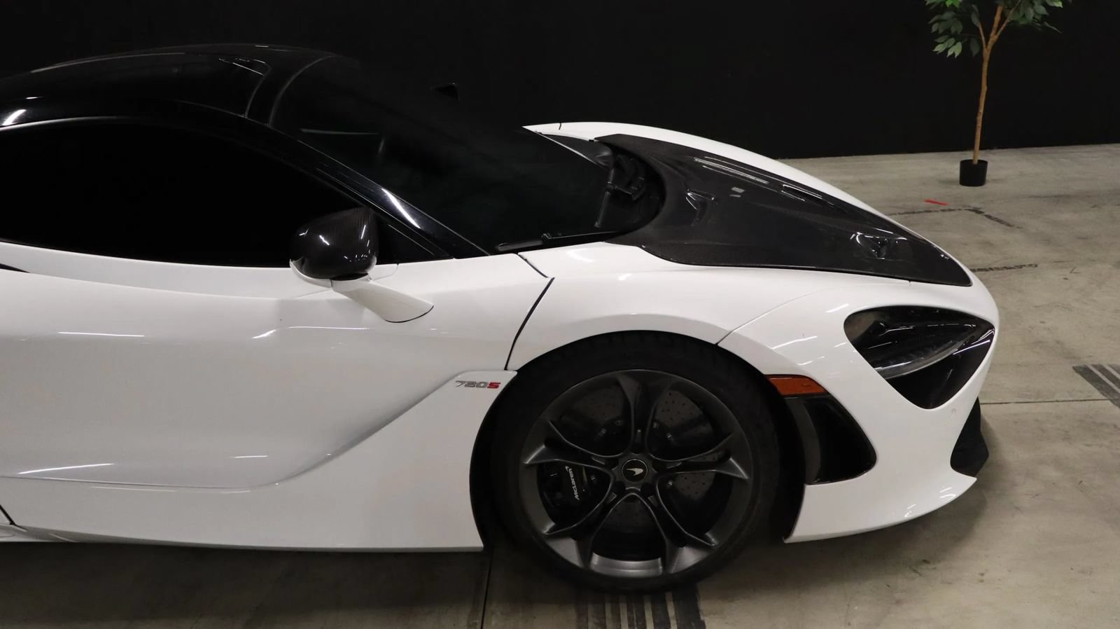 Used 2019 McLaren 720S photo 14