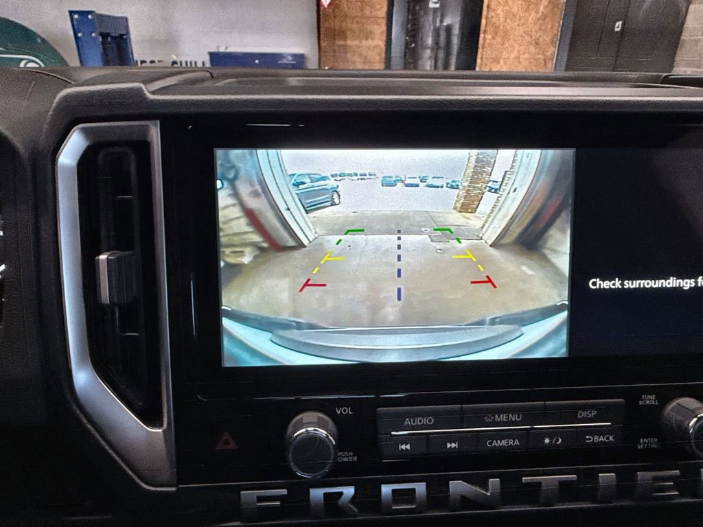 2025 Nissan Frontier SV