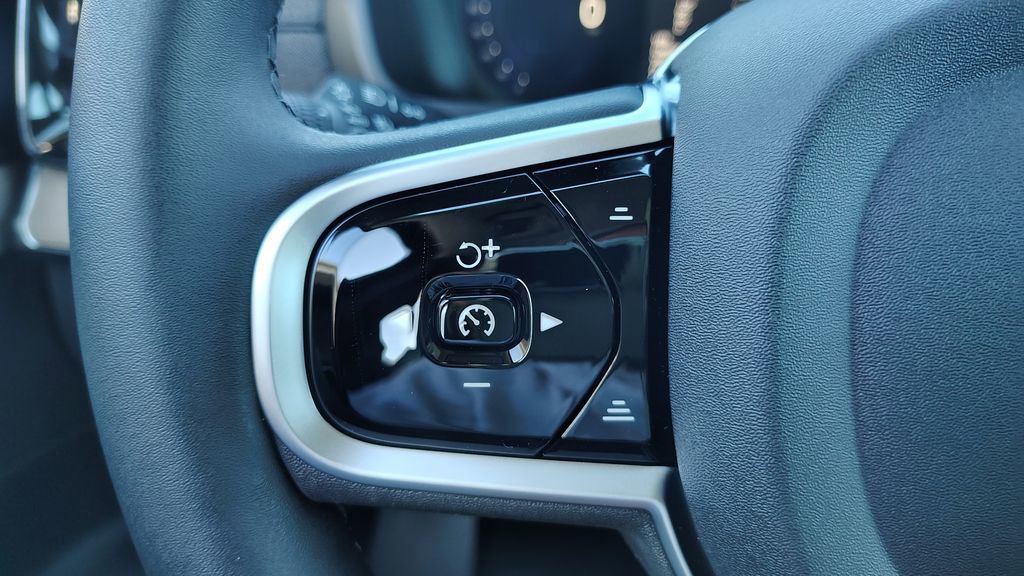 2026 Volvo Xc90 B6 Plus