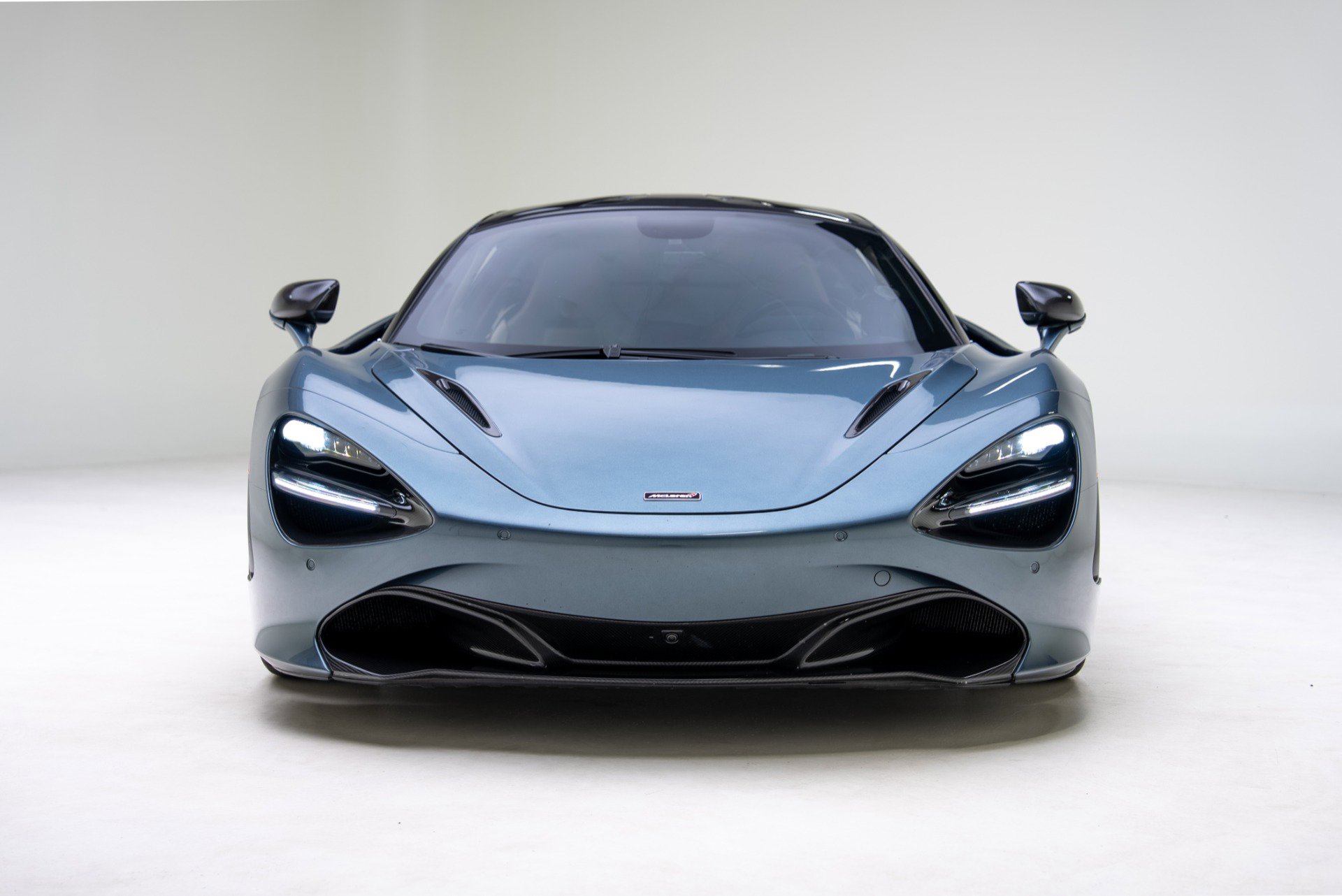 Used 2018 McLaren 720S Luxury photo 13
