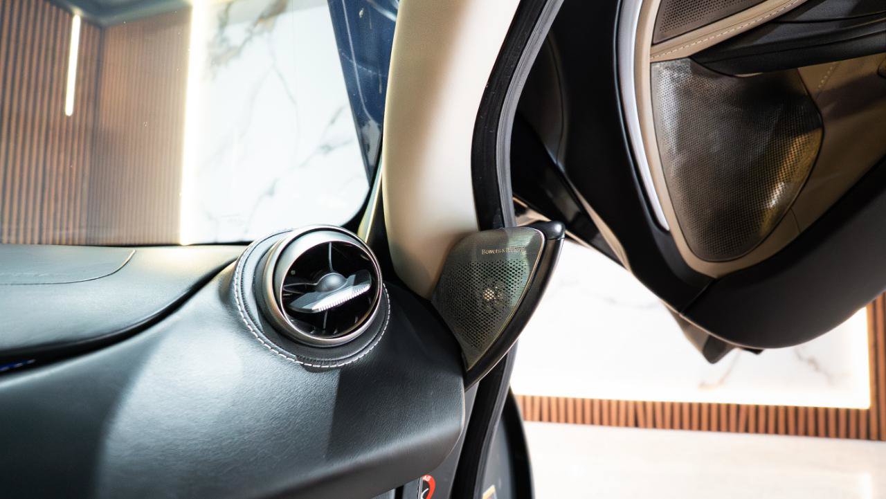 Used 2018 McLaren 720S Luxury photo 24