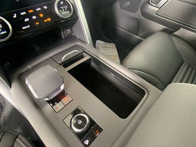 2025 Land Rover Discovery Dynamic SE