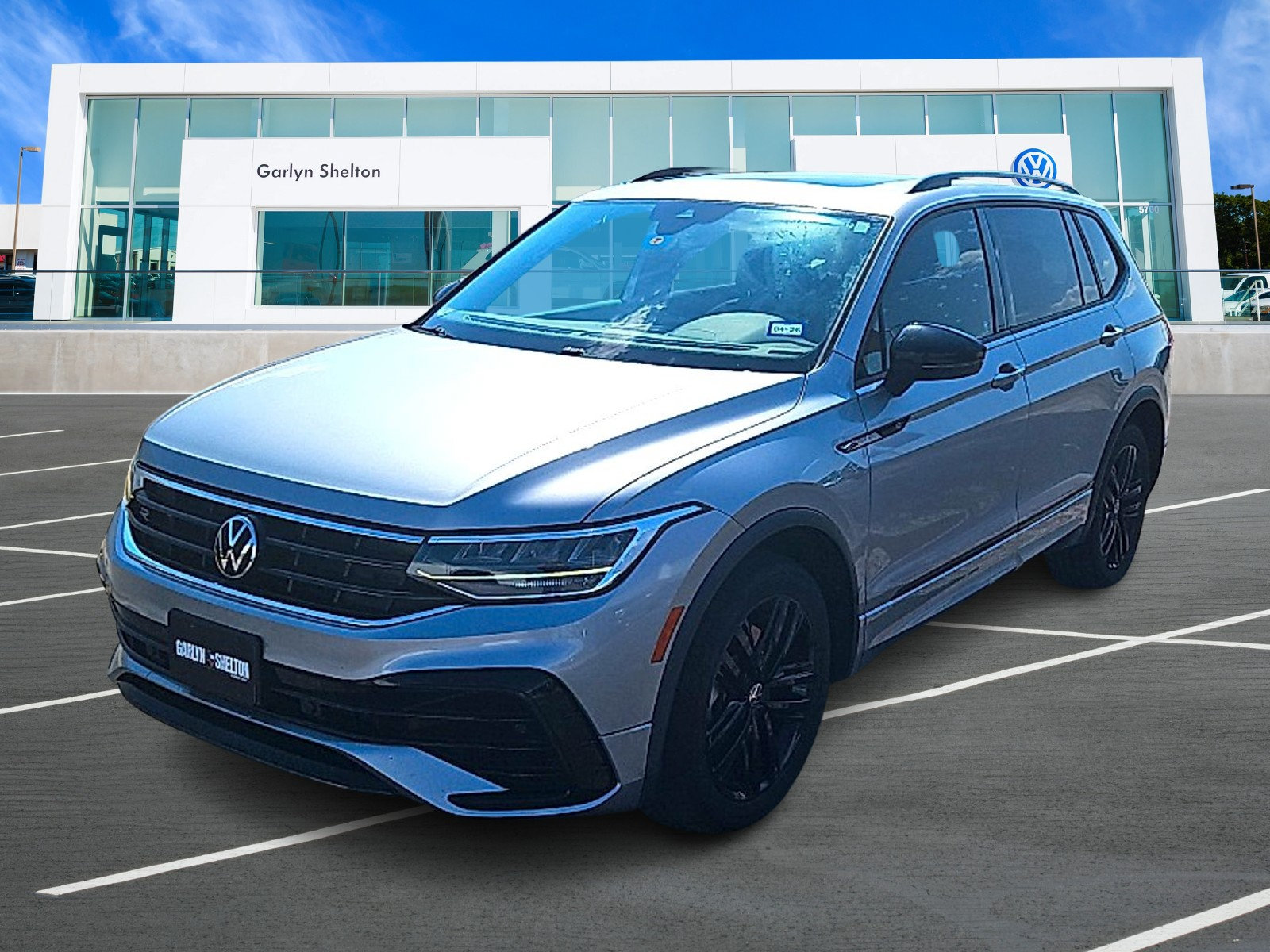 Used 2022 Volkswagen Tiguan SE R-Line