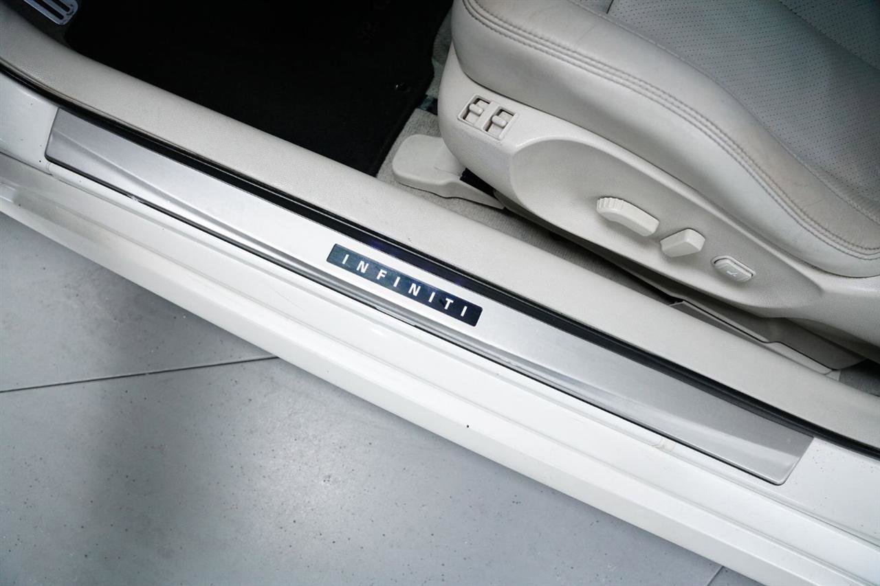 2015 INFINITI Q60 Journey