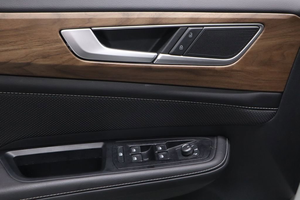 2025 Volkswagen Atlas SE