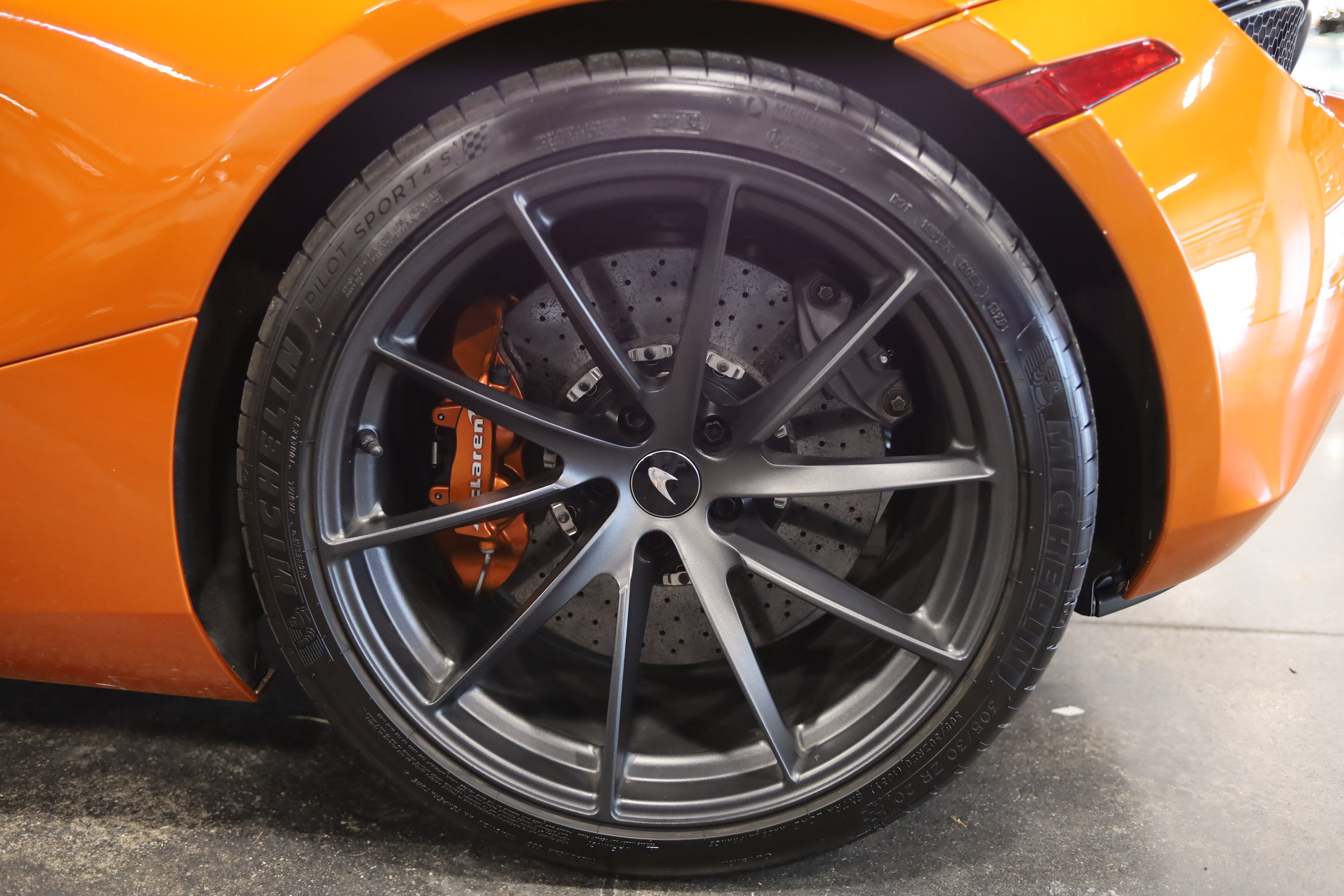 Used 2019 McLaren 720S Performance photo 11
