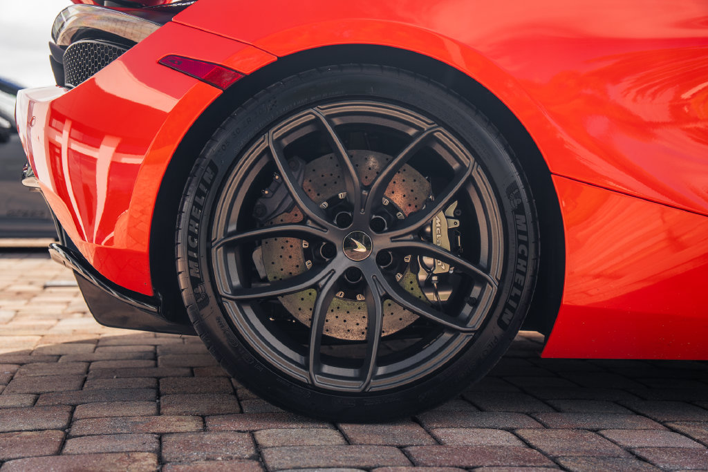 Used 2021 McLaren 720S Performance photo 14