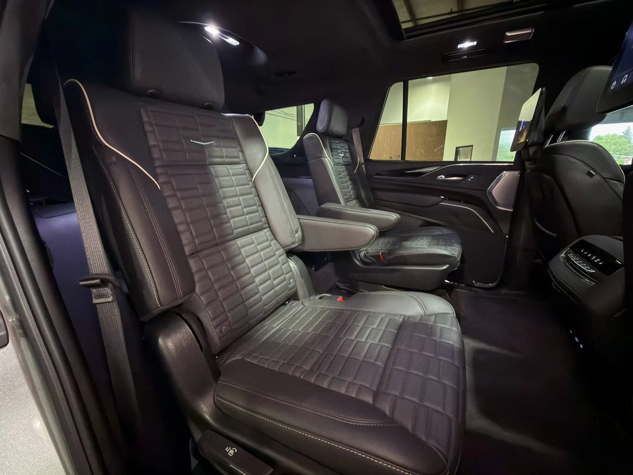 2024 Cadillac Escalade-V V-Series - Photo 18