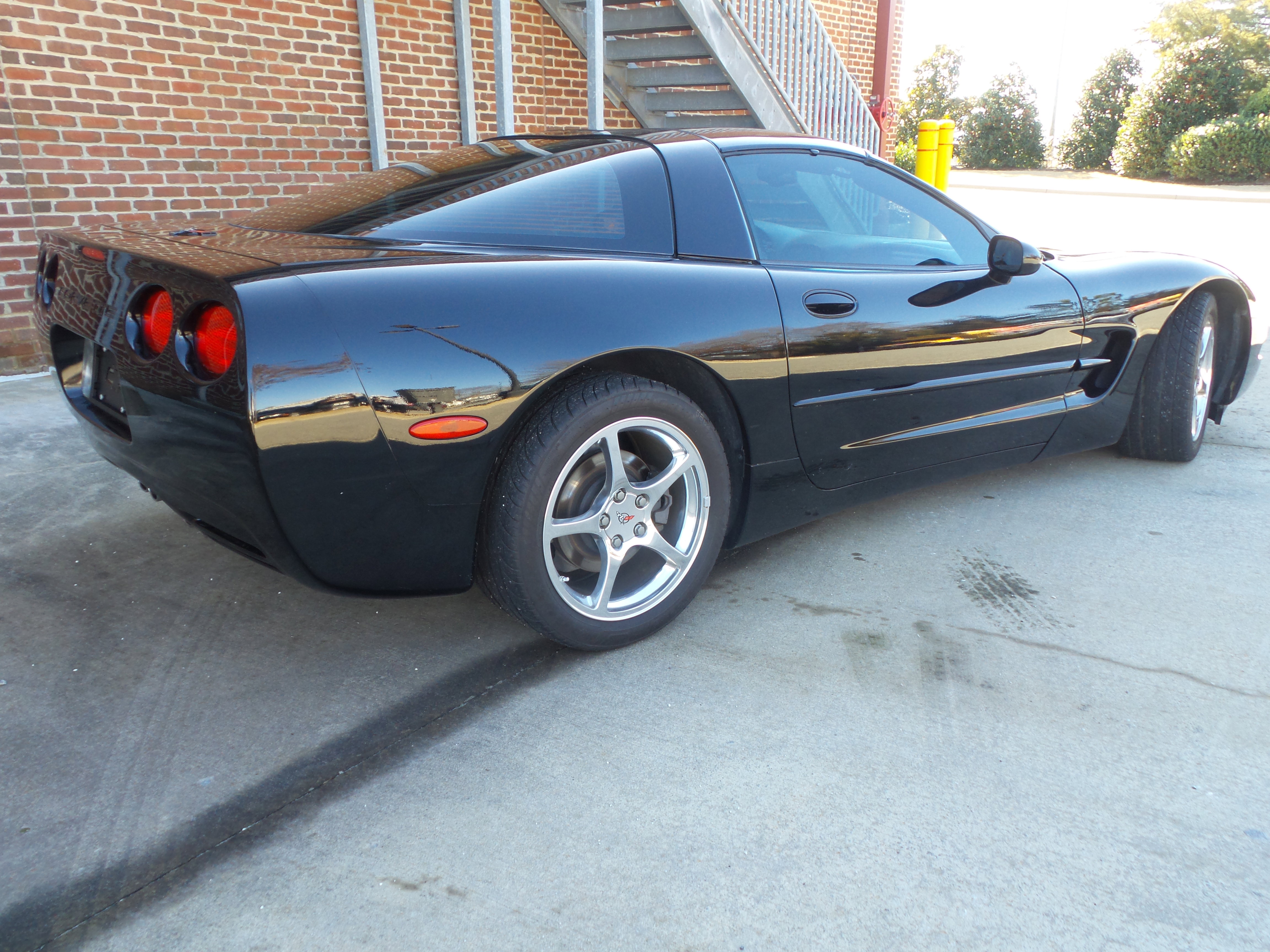 Used 2001 Chevrolet Corvette Coupe w/ Preferred Equipment Group2