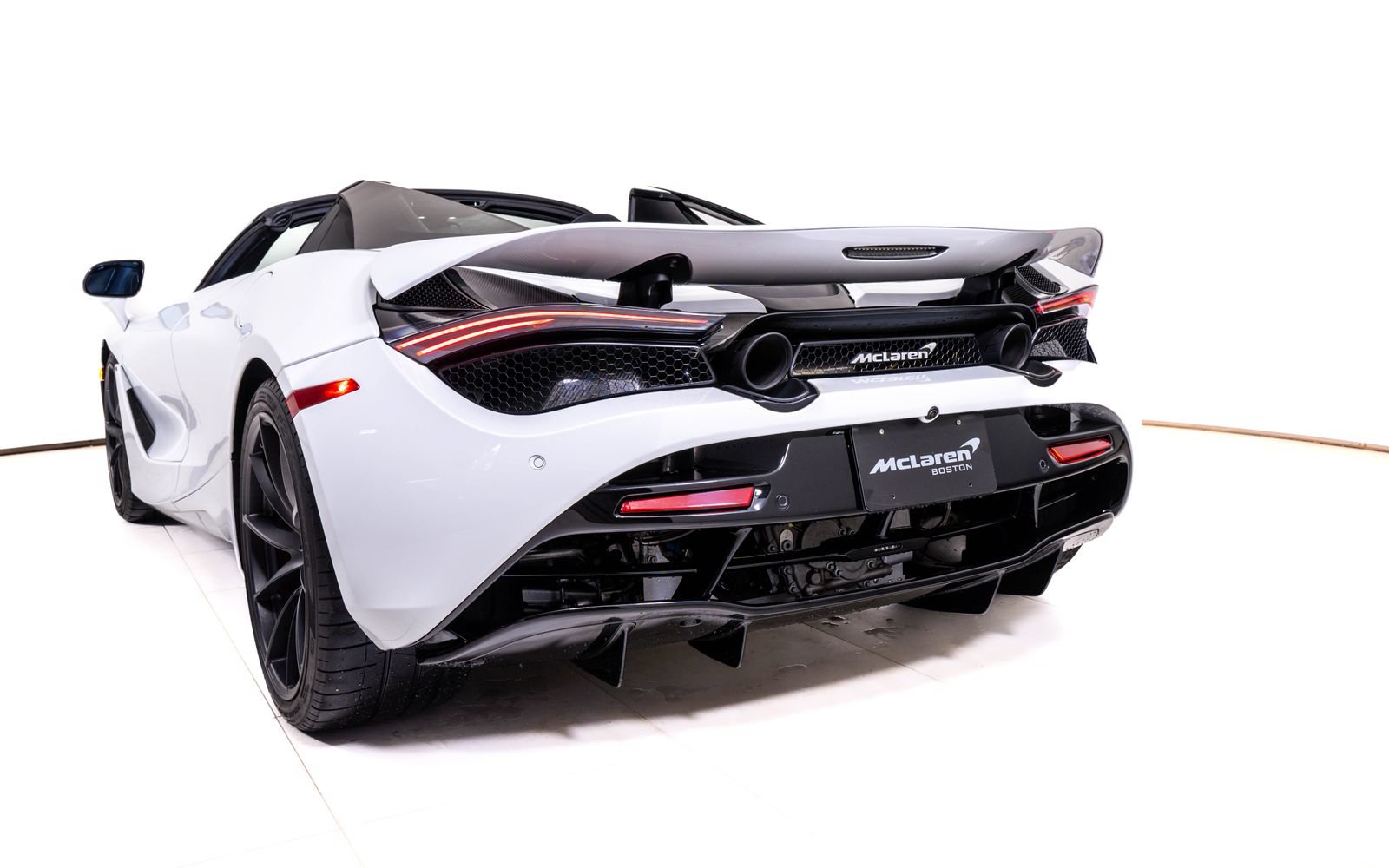 Used 2021 McLaren 720S Performance photo 13