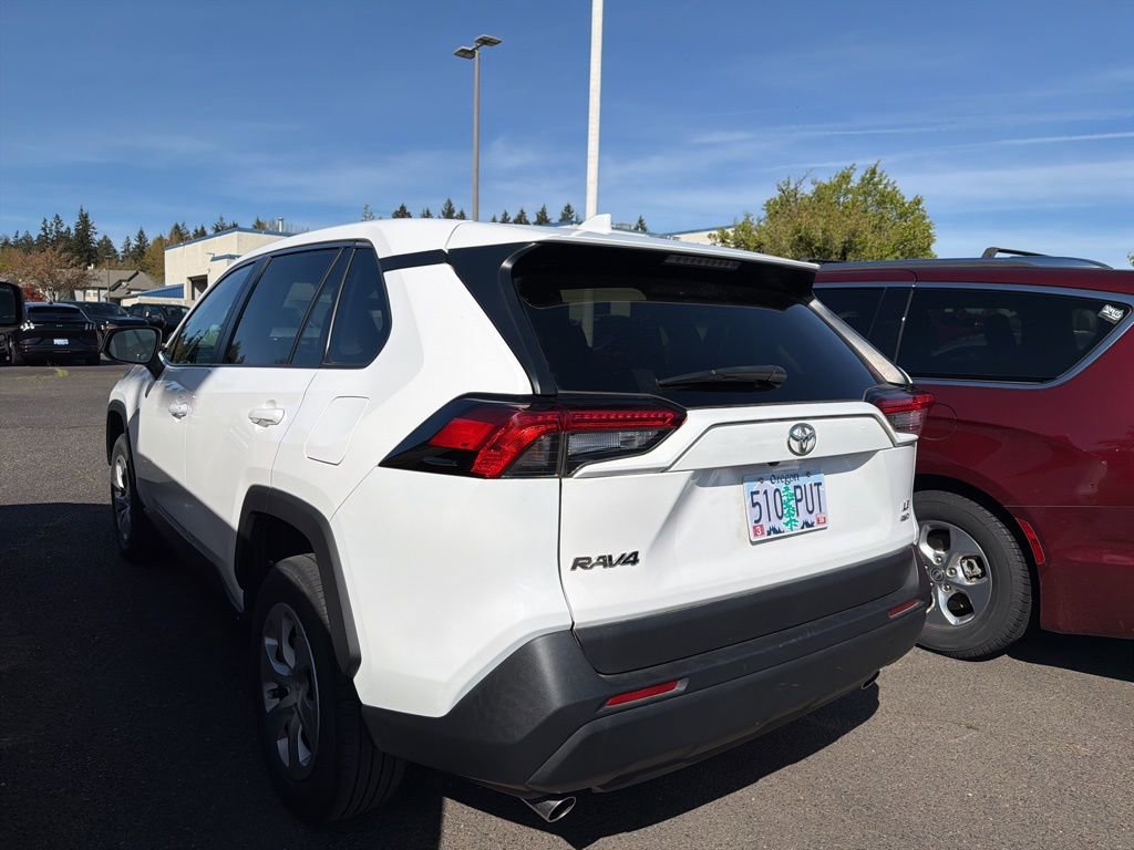 2023 Toyota RAV4 LE