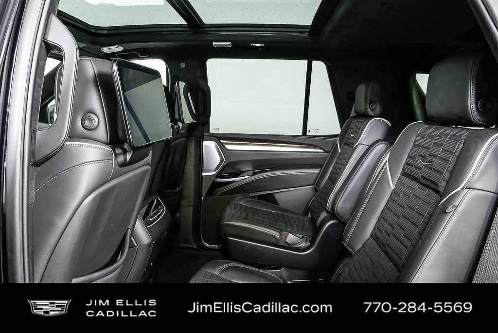 2025 Cadillac Escalade Sport Platinum