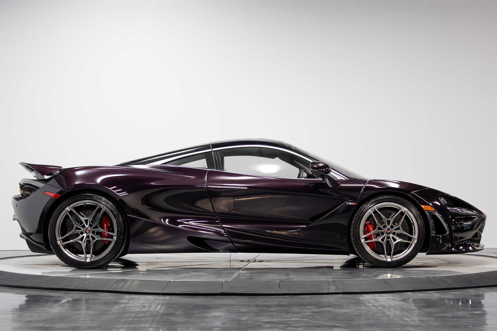 Used 2018 McLaren 720S Performance photo 18