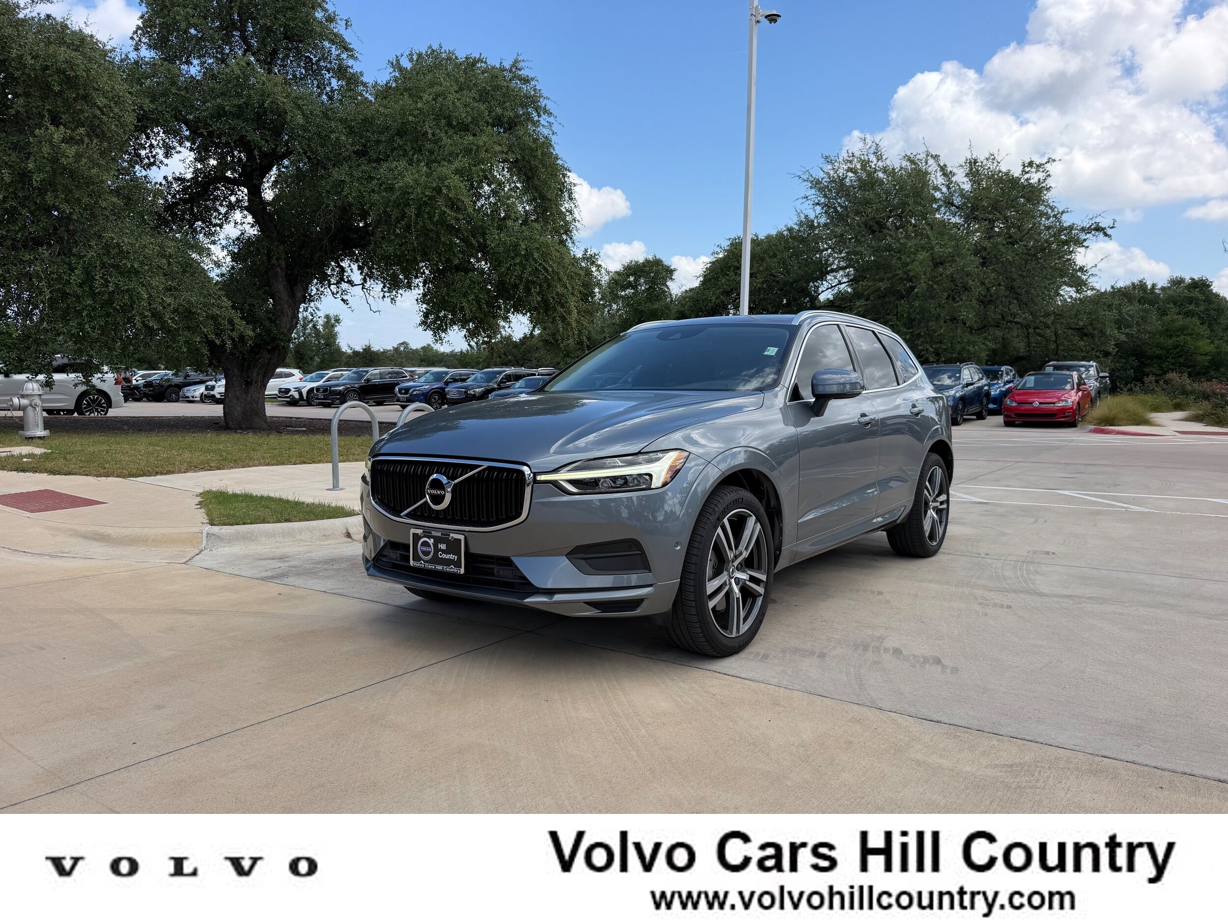 Used 2018 Volvo XC60 T6 Momentum w/ Convenience Package