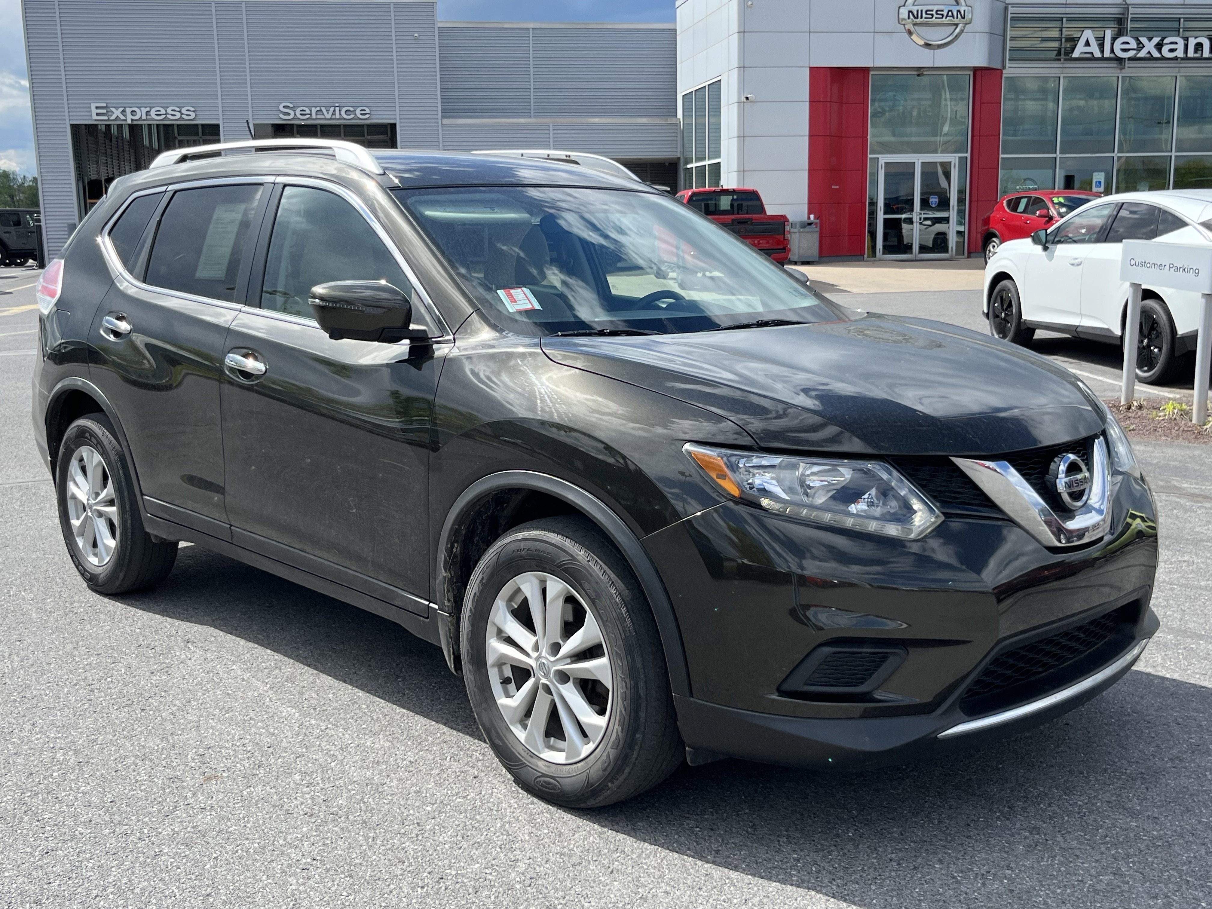 Used 2016 Nissan Rogue SV w/ SV Premium Package