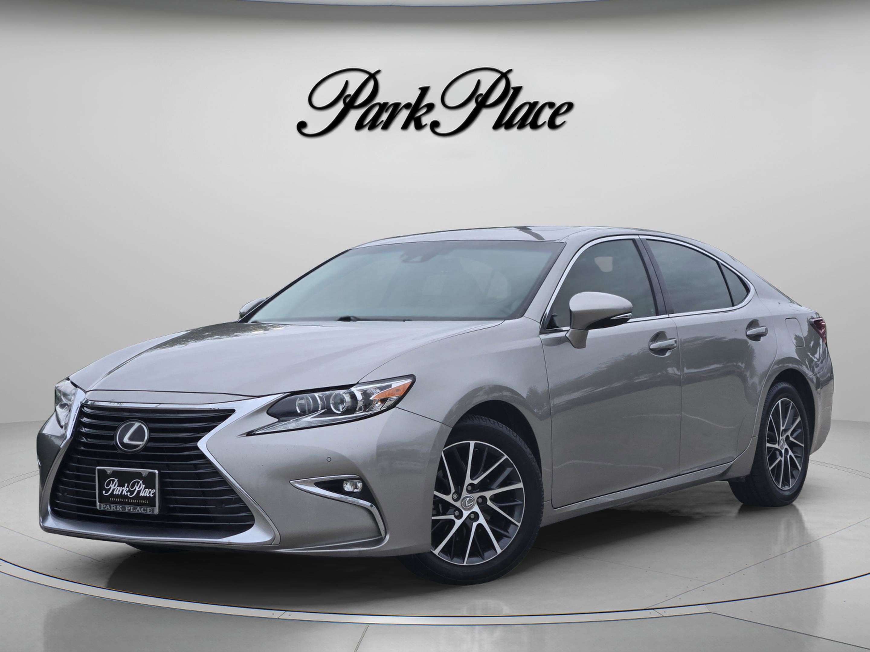Used 2017 Lexus ES 350 w/ Luxury Package
