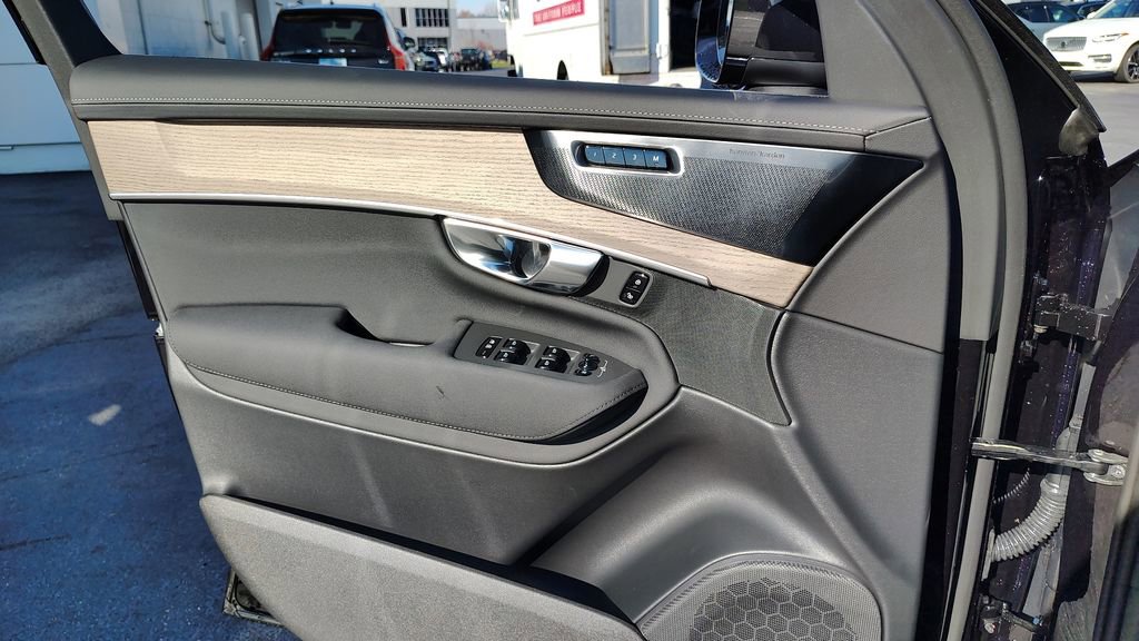 2026 Volvo Xc90 B6 Plus