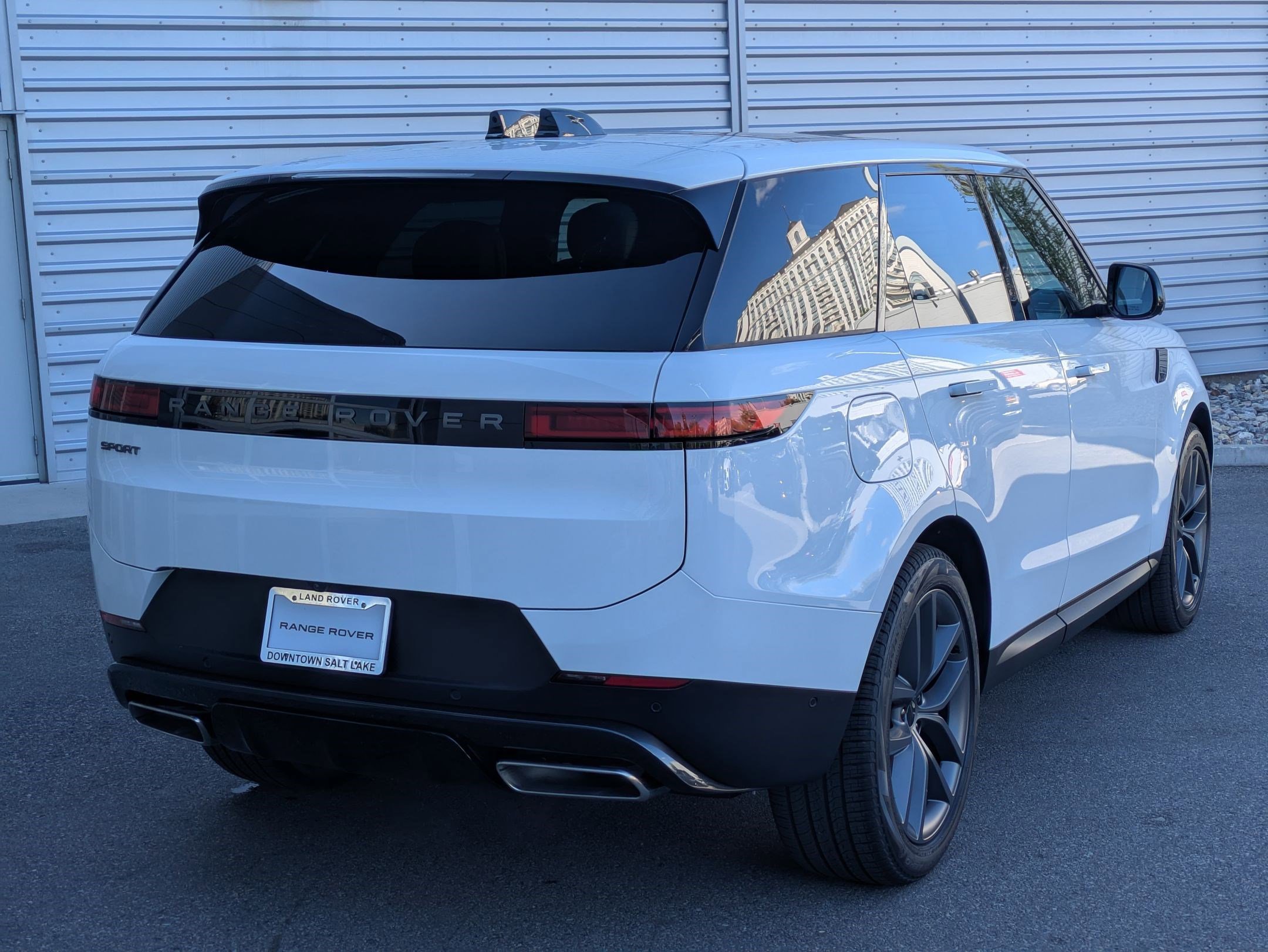 2026 Land Rover Range Rover Sport SE