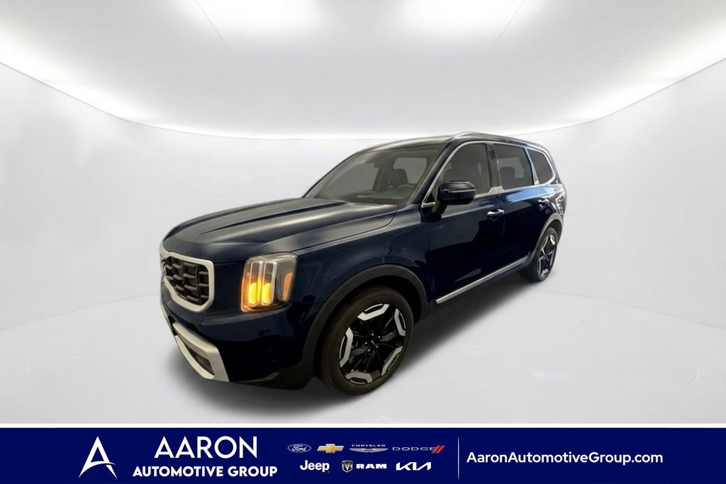Used 2024 Kia Telluride S w/ S Sunroof Package
