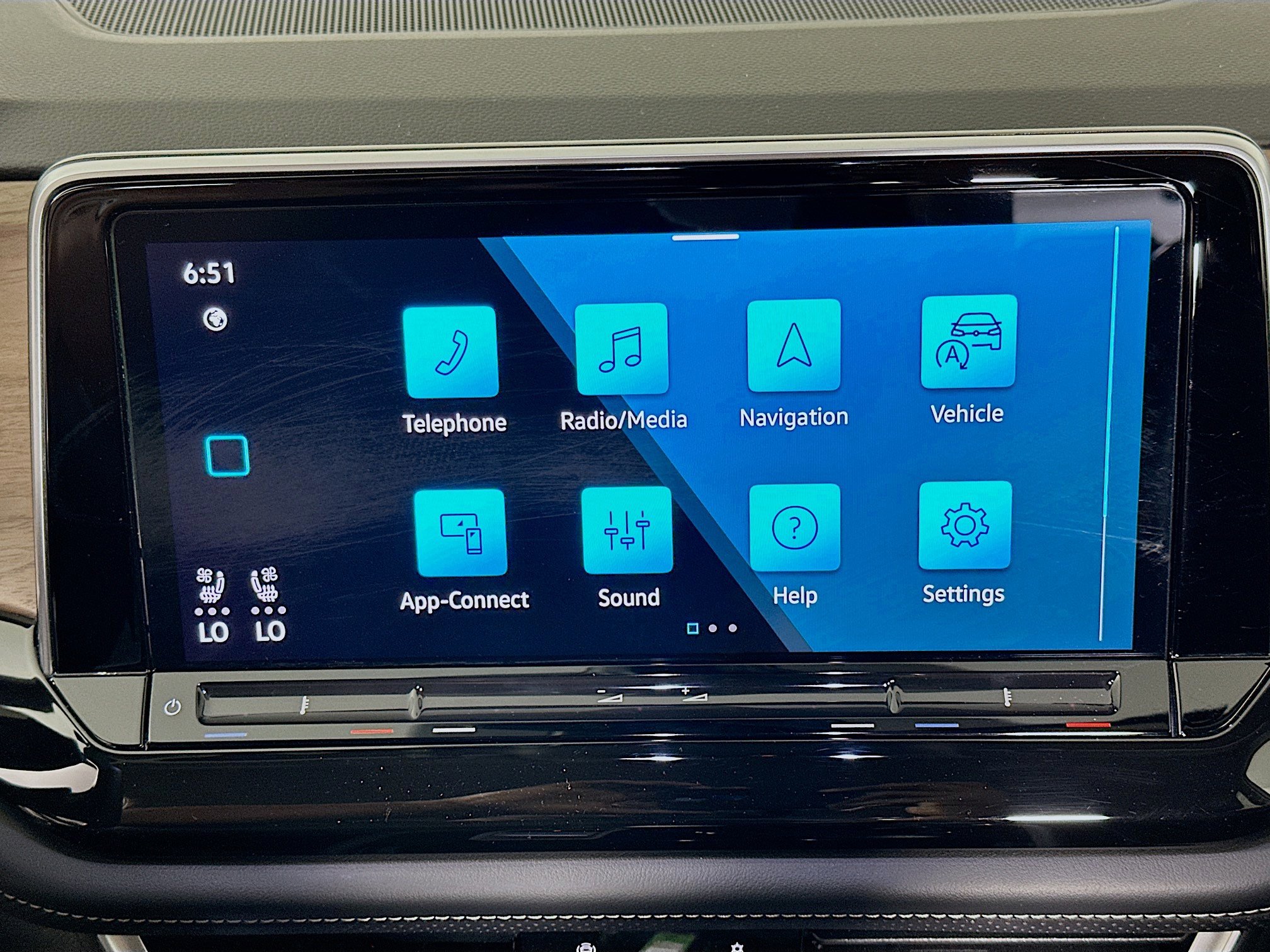 2025 Volkswagen Atlas SE